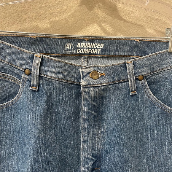 Men’s Wrangler Jeans (34x38) - Advanced Comfort - Picture 2 of 4